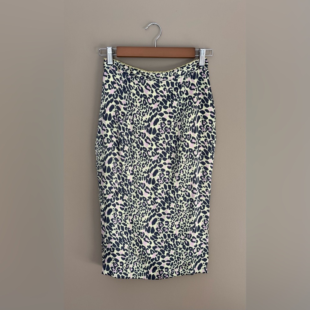 Chic Leopard Print Pencil Skirt